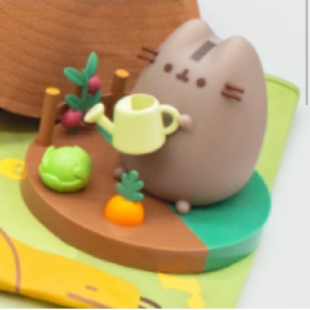 Pusheen Gardening Vinyl Figure New - Picture 2 of 6
